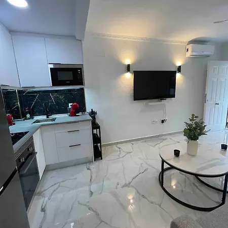 Mediterranean Escape - Stunning Apartment Torrevieja Apartment