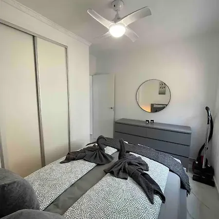 Mediterranean Escape - Stunning Apartment Torrevieja *